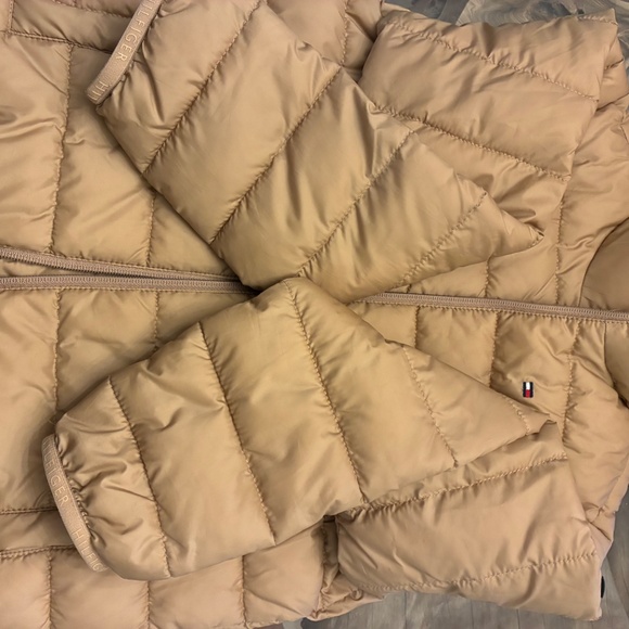 Tommy Hilfiger puff jacket - Picture 10 of 10